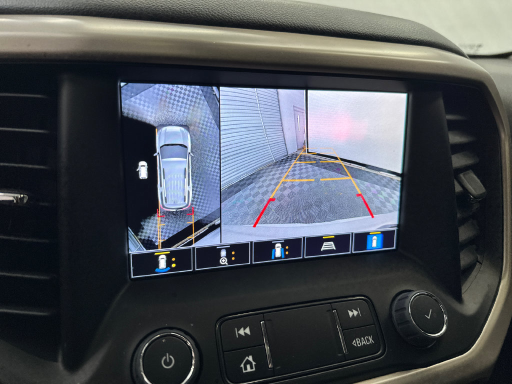Used 2023 GMC Acadia Denali w/ Denali Technology Package FWD image 33