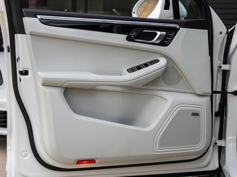 Certified 2026 Porsche Macan S AWD/4WD image 22