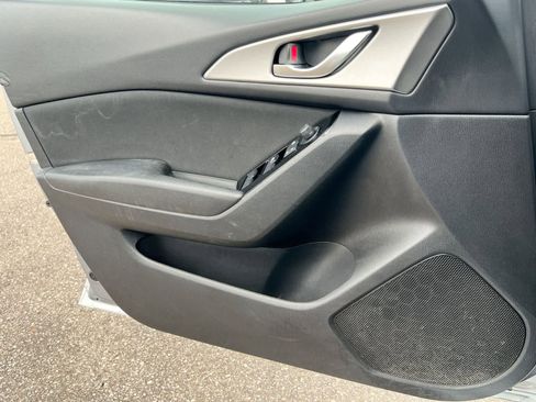 Used 2017 MAZDA MAZDA3 Sport w/ Preferred Equipment Package image 29