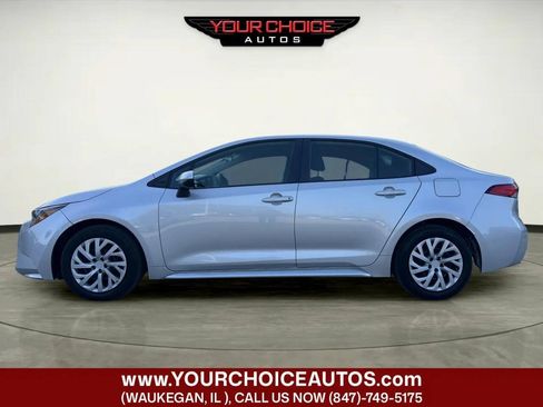 Used 2023 Toyota Corolla LE FWD image 2