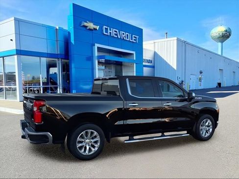 Used 2019 Chevrolet Silverado 1500 LTZ w/ LTZ Premium Package image 3