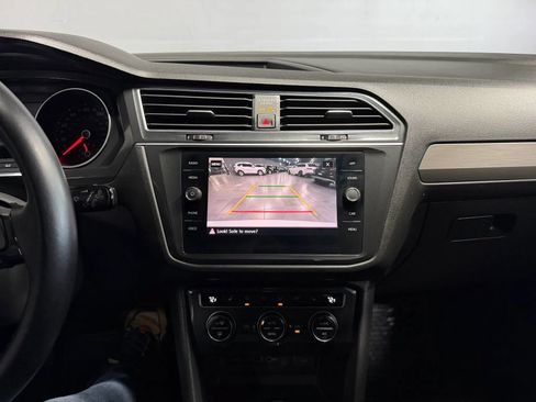 Used 2018 Volkswagen Tiguan SE AWD/4WD image 12
