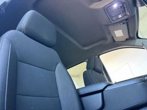 Used 2022 Chevrolet Silverado 1500 Custom RWD image 16