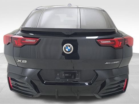Used 2025 BMW X2 xDrive28i w/ M Sport Package AWD/4WD image 9