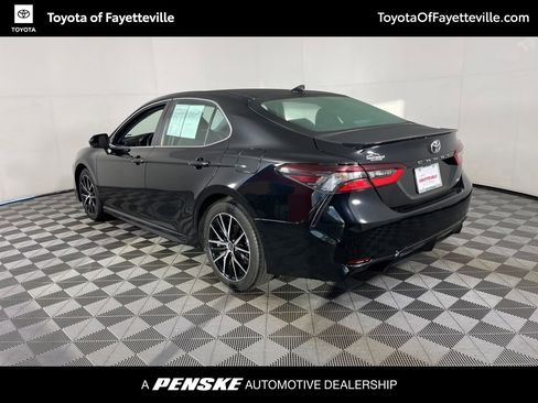 Used 2024 Toyota Camry SE image 11