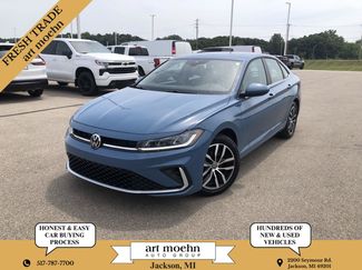 Used 2025 Volkswagen Jetta SE FWD video 1