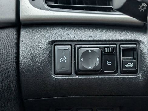 Used 2015 Nissan Sentra SV FWD image 26