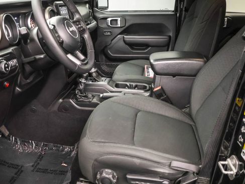 Used 2020 Jeep Gladiator Sport w/ Quick Order Package 24S image 6