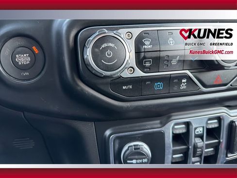 Used 2022 Jeep Wrangler Unlimited Sahara w/ Cold Weather Group image 36