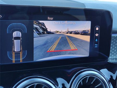 New 2025 Mercedes-Benz GLB 250 image 28