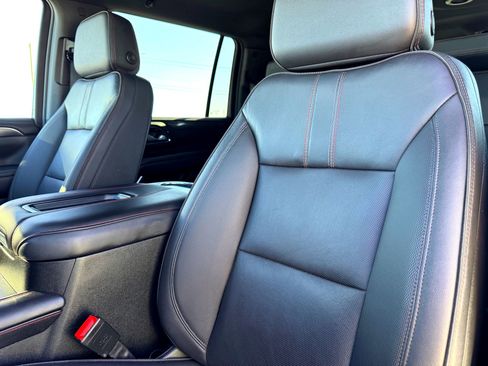 Used 2024 Chevrolet Suburban RST image 13