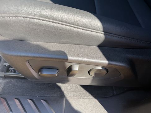 Used 2025 Chevrolet Colorado Trail Boss AWD/4WD image 16