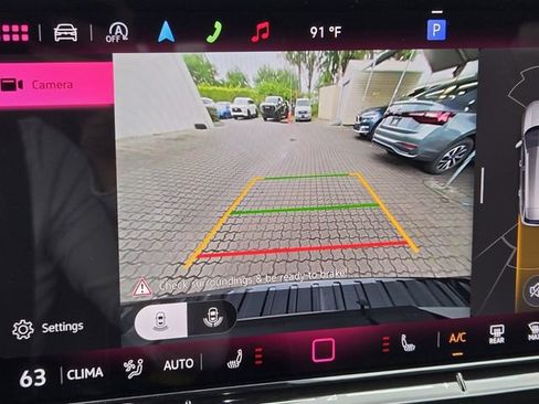 Certified 2025 Volkswagen Tiguan SE image 21