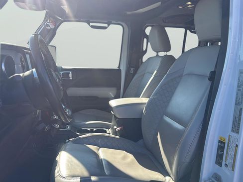 Used 2022 Jeep Wrangler Unlimited Sahara image 12