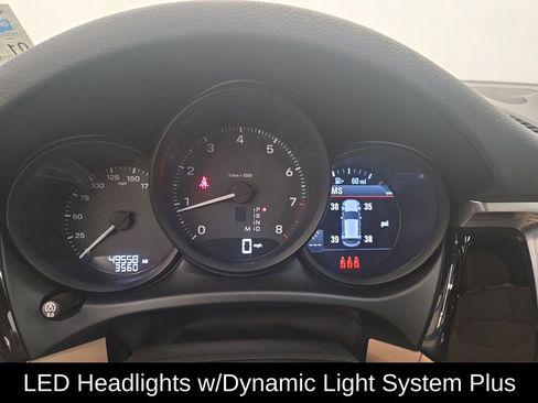 Used 2023 Porsche Macan image 16