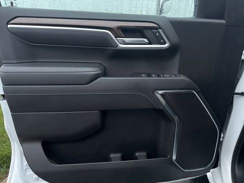 Used 2022 Chevrolet Silverado 1500 LT image 10