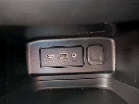 Used 2019 Chevrolet Equinox LT FWD image 34