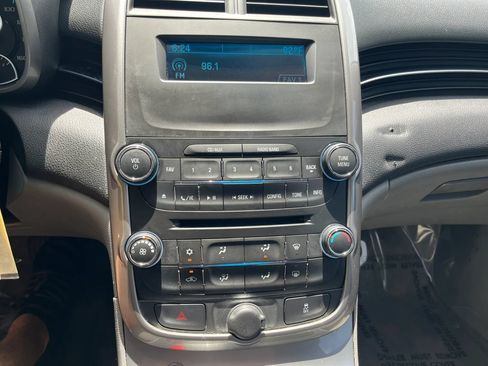 Used 2015 Chevrolet Malibu LS FWD image 17