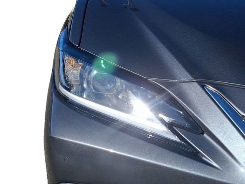 Used 2023 Lexus ES 350 w/ Premium Package image 10