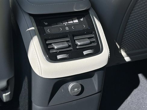 New 2026 Volvo XC90 T8 Ultra w/ Protection Package Premier AWD/4WD image 10