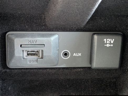 Used 2016 Land Rover Discovery Sport HSE Luxury image 24