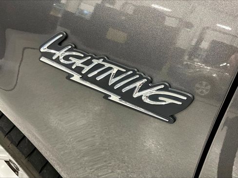 Used 2004 Ford F150 Lightning RWD image 19