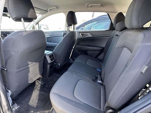 Certified 2024 Kia Sportage LX image 11