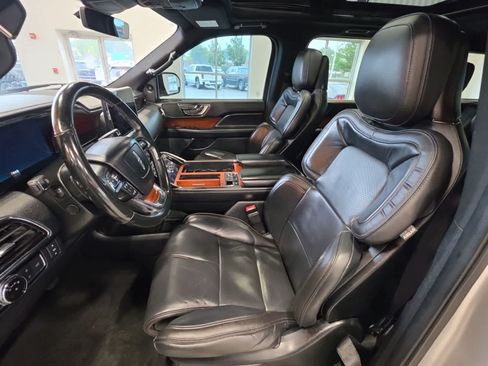 Used 2018 Lincoln Navigator L Reserve w/ Technology Package AWD/4WD image 22