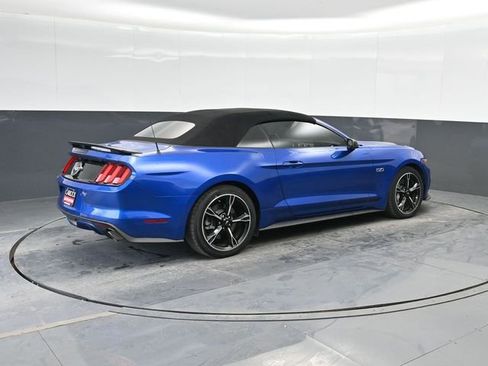 Used 2017 Ford Mustang GT Premium image 3