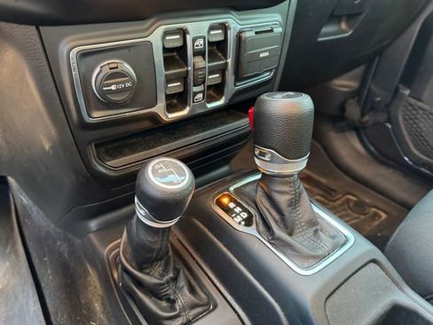 Used 2021 Jeep Wrangler Unlimited Sport S image 25