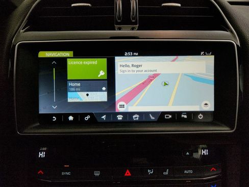 Used 2017 Jaguar F-PACE Prestige image 20