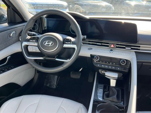 Certified 2026 Hyundai Elantra Limited FWD image 25
