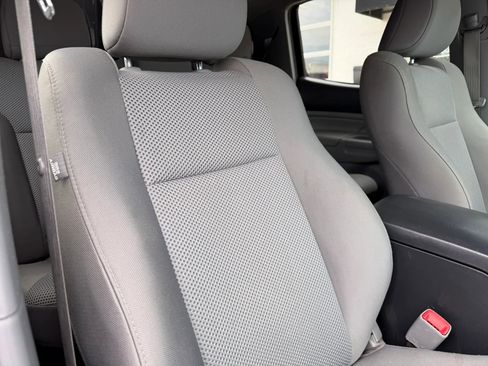 Used 2014 Toyota Tacoma 4x4 Double Cab w/ TRD Off-Road Package image 16