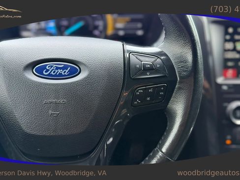 Used 2018 Ford Explorer XLT w/ Equipment Group 202A AWD/4WD image 23
