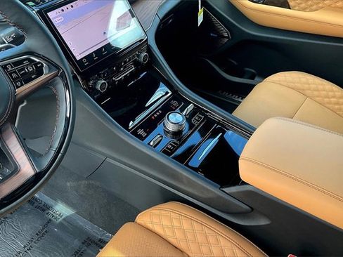 New 2025 Jeep Grand Cherokee L Summit w/ Luxury Tech Group V image 7