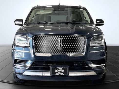 Used 2021 Lincoln Navigator Reserve w/ Luxury Package RWD image 3