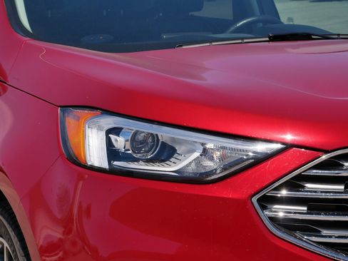Used 2021 Ford Edge Titanium w/ Class II Trailer Tow Package AWD/4WD image 16