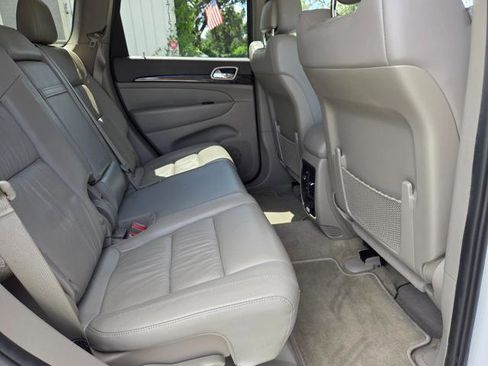 Used 2013 Jeep Grand Cherokee Laredo image 31
