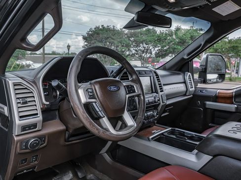 Used 2018 Ford F250 King Ranch w/ Chrome Package image 3