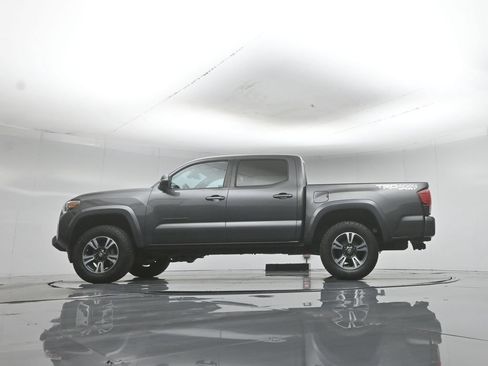 Used 2019 Toyota Tacoma TRD Sport AWD/4WD image 53