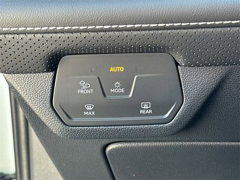 New 2026 Volkswagen Atlas Cross Sport SEL Premium R-Line image 34