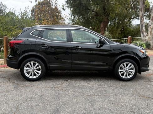 Used 2019 Nissan Rogue Sport SV image 4