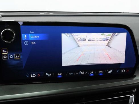 Used 2025 Chevrolet Traverse LT w/ LPO, Floor Liner Package FWD image 20