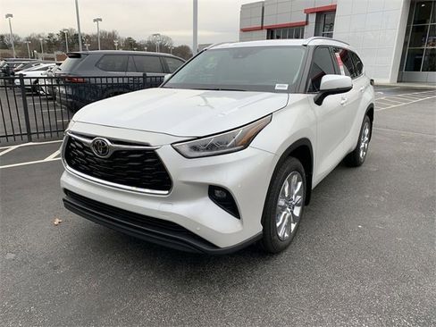 New 2026 Toyota Highlander Limited image 4