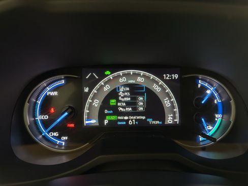Used 2023 Toyota RAV4 SE w/ Weather & Moonroof Package AWD/4WD image 20