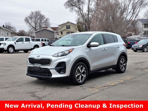 Used 2022 Kia Sportage LX image 1