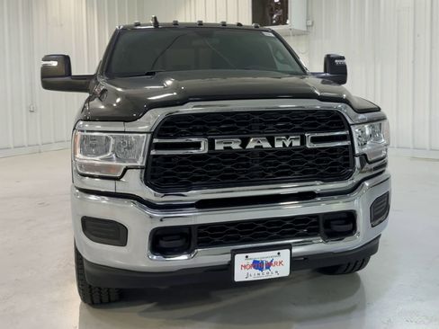 Used 2024 RAM 2500 Tradesman w/ Chrome Appearance Group image 4