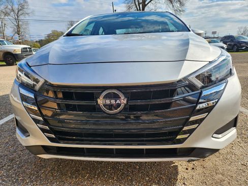 Used 2025 Nissan Versa SV FWD image 1