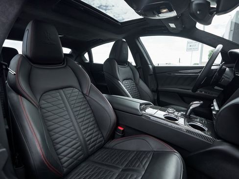 Used 2021 Maserati Quattroporte Trofeo image 50