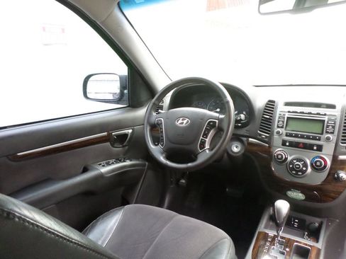 Used 2012 Hyundai Santa Fe SE image 16